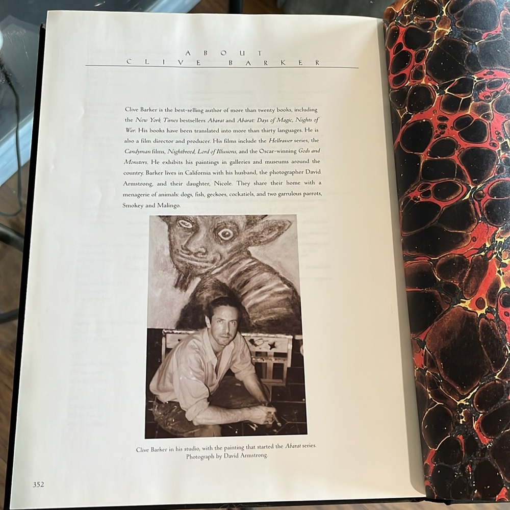 Clive Barker book - Picture 5 of 8